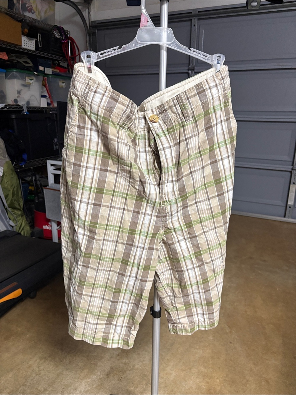Men's Plaid Flat Front Shorts in Tan & Green